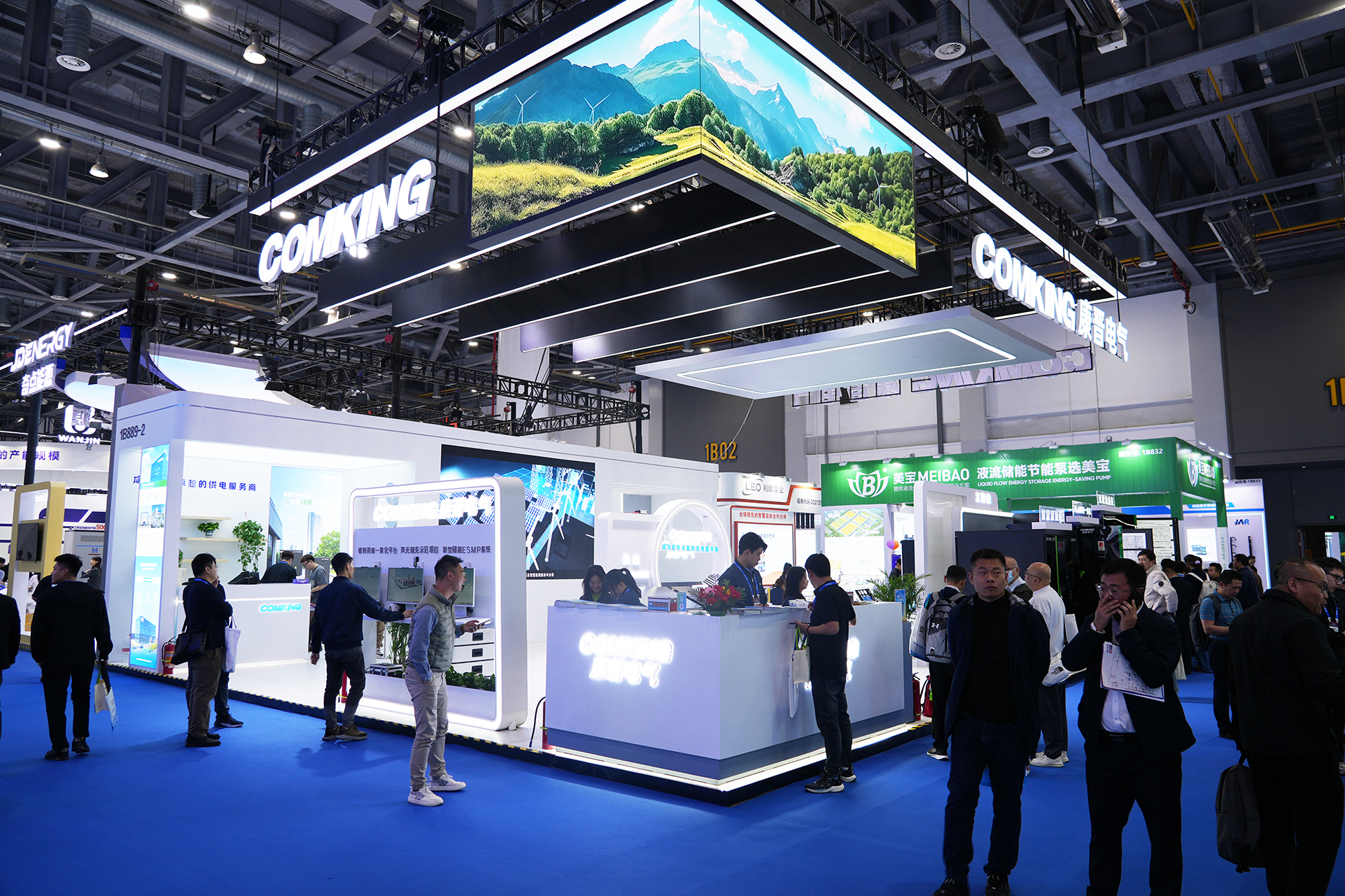 DSC09311小-展馆全景.jpg